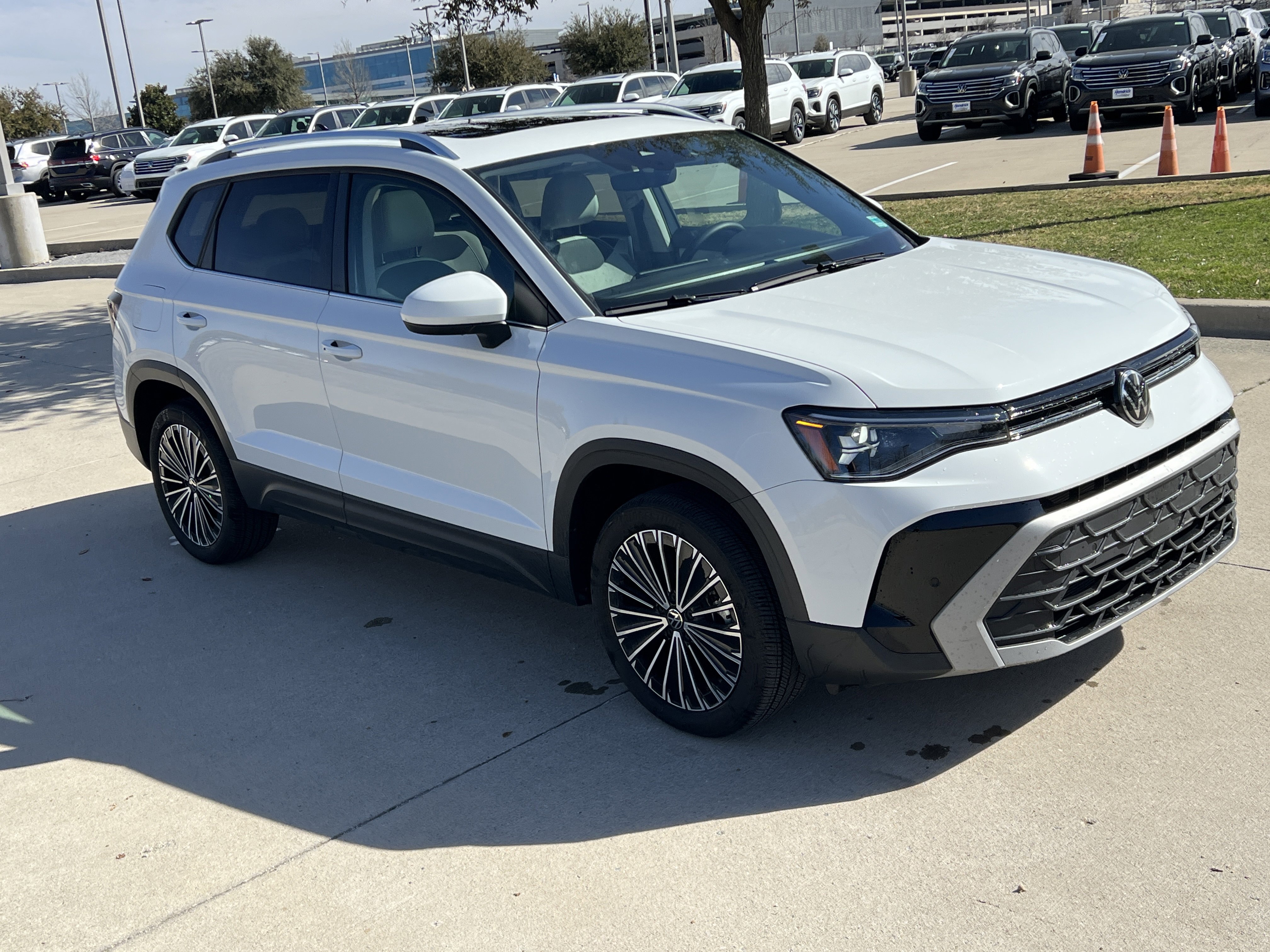 volkswagen taos 2025 3VVEC7B25SM022677 image volkswagen taos 2025 3VVEC7B25SM022677 image