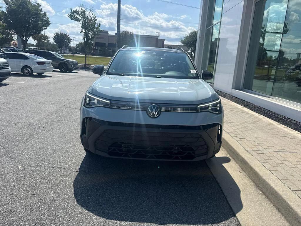volkswagen taos 2025 3VV2C7B24SM054040 image volkswagen taos 2025 3VV2C7B24SM054040 image
