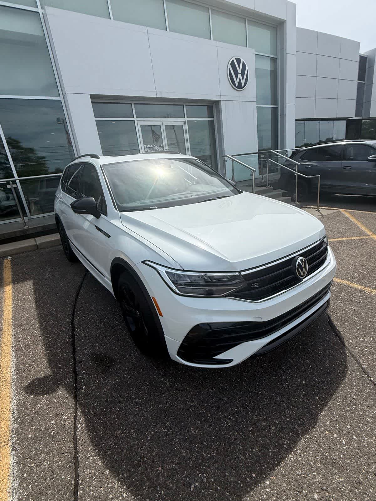 volkswagen tiguan 2023 3VV8B7AX7PM107931 image