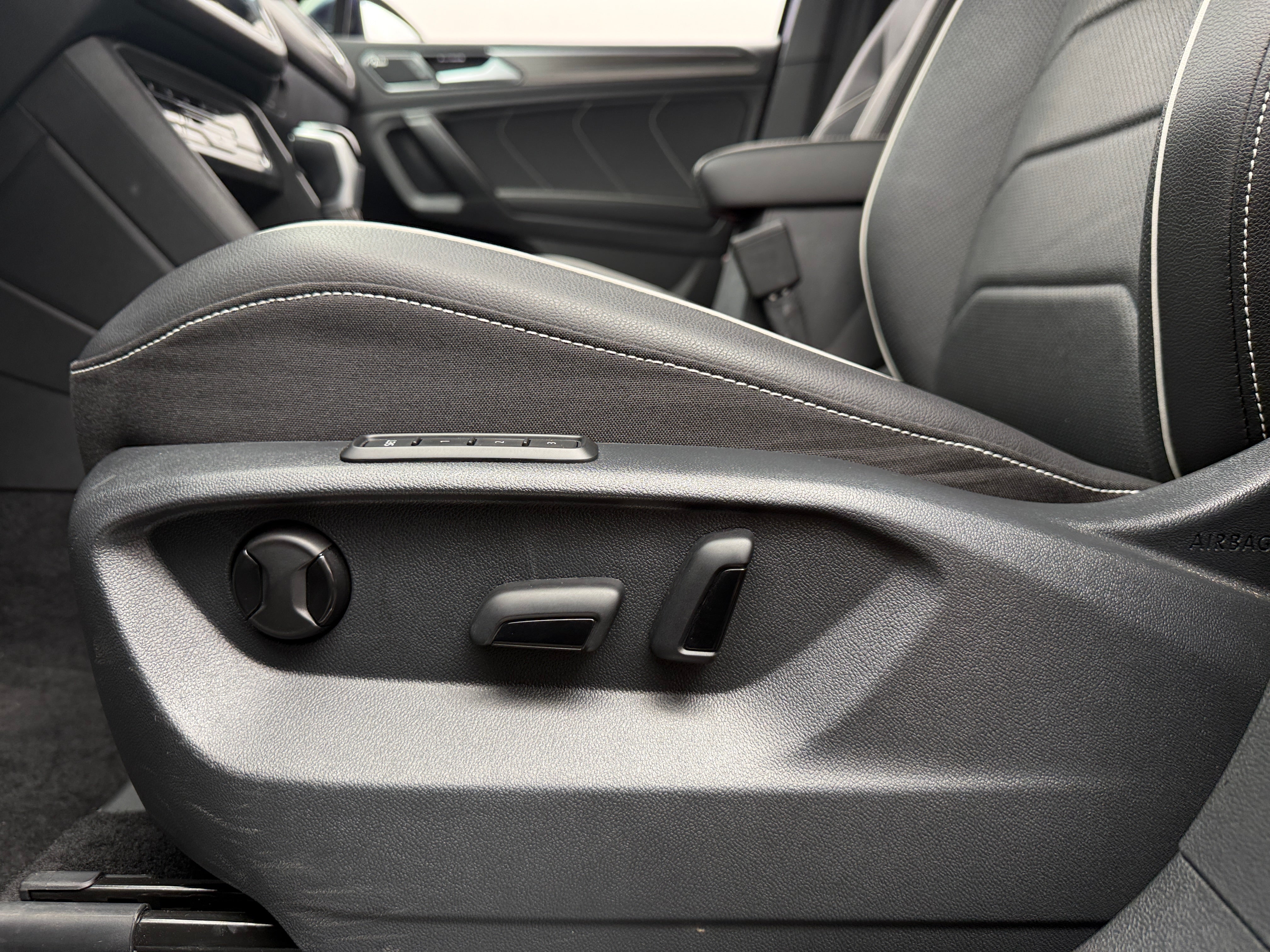 volkswagen tiguan 2023 3VV4B7AX2PM136784 image