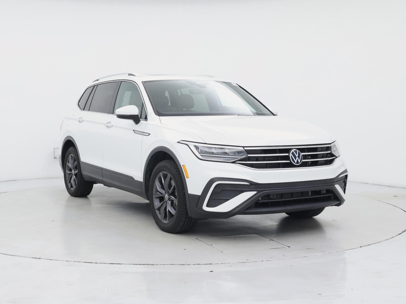 volkswagen tiguan 2023 3VVNB7AX0PM100516 image volkswagen tiguan 2023 3VVNB7AX0PM100516 image