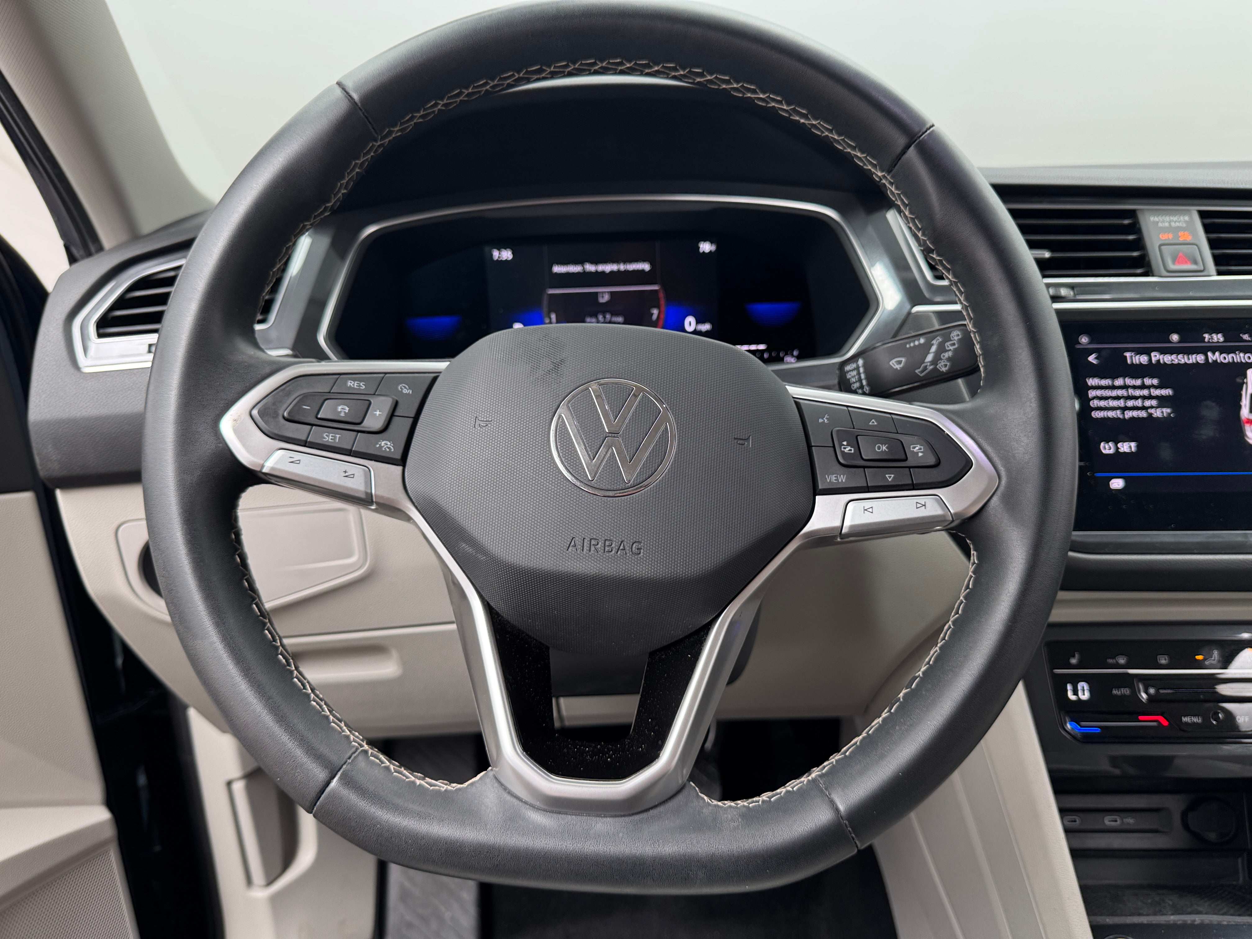 volkswagen tiguan 2023 3VV3B7AX6PM001142 image volkswagen tiguan 2023 3VV3B7AX6PM001142 image
