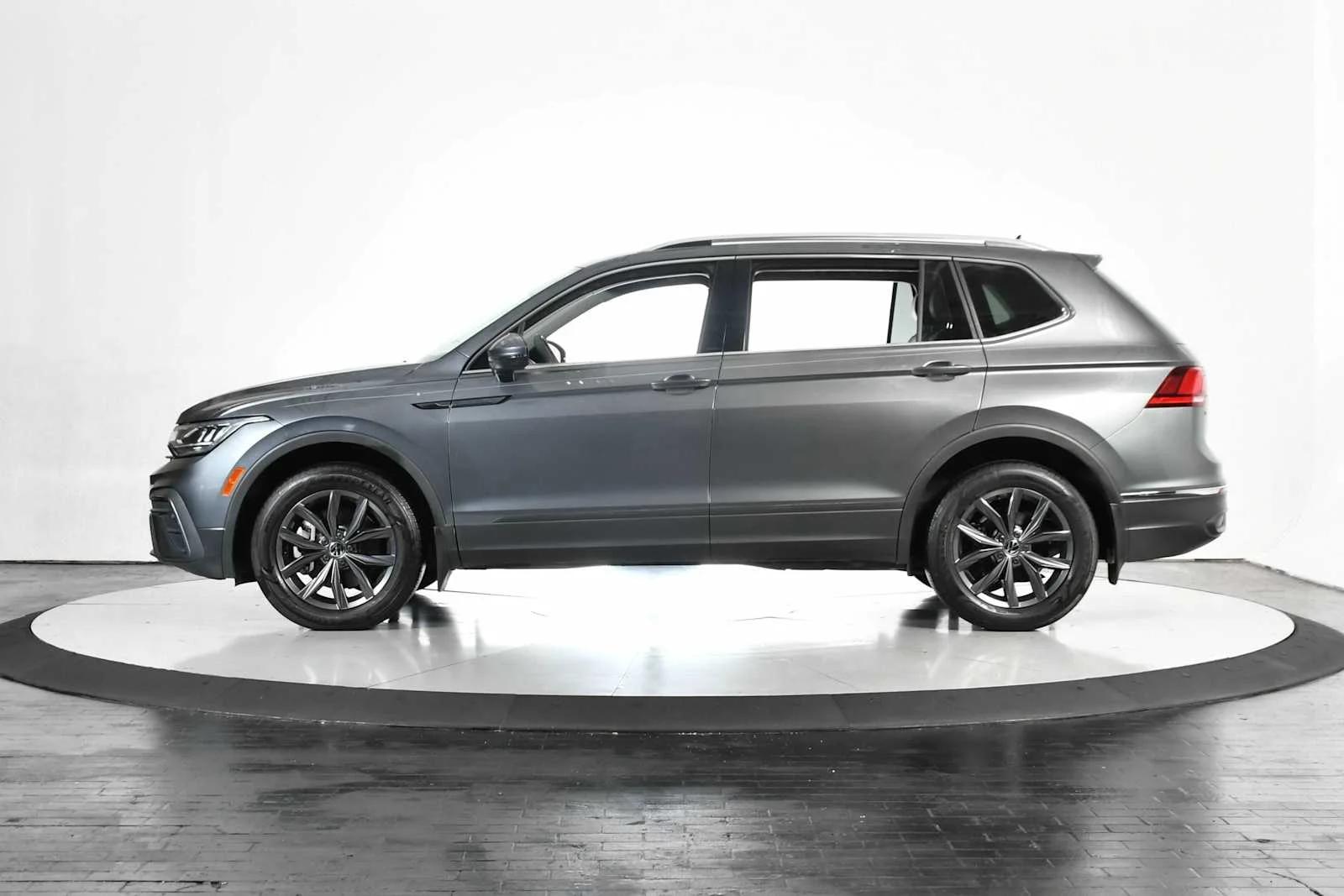 volkswagen tiguan 2023 3VV3B7AX9PM137040 image volkswagen tiguan 2023 3VV3B7AX9PM137040 image