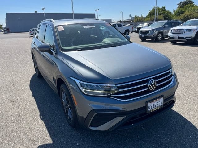 volkswagen tiguan 2023 3VVMB7AX4PM010782 image