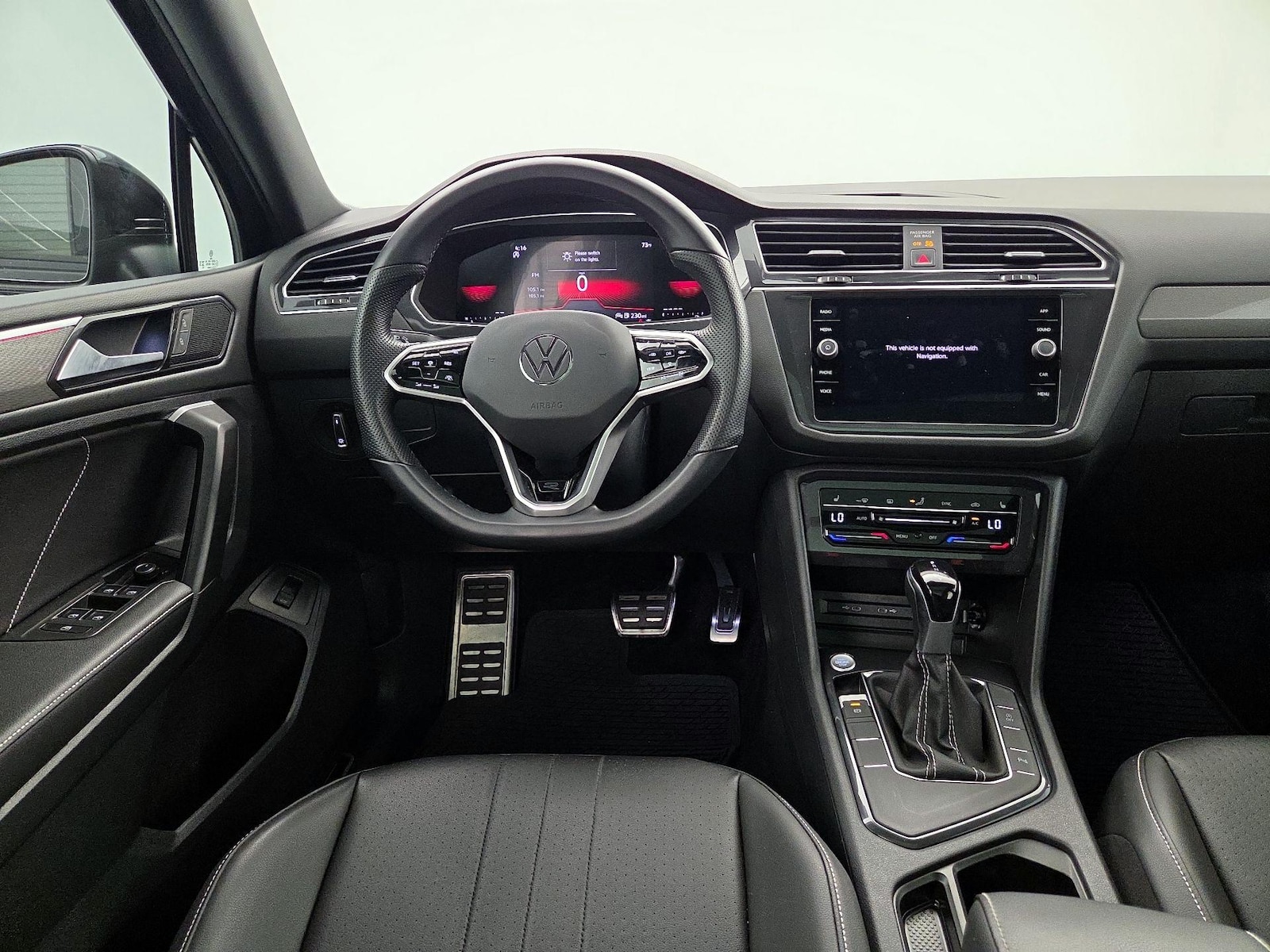volkswagen tiguan 2023 3VVCB7AX5PM140937 image volkswagen tiguan 2023 3VVCB7AX5PM140937 image