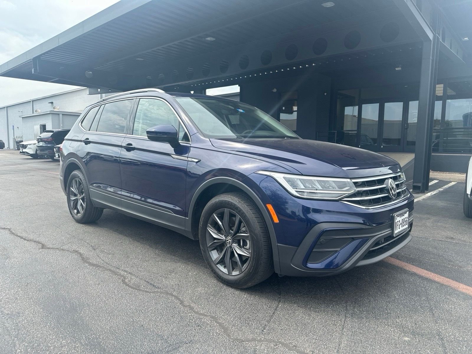 volkswagen tiguan 2023 3VVNB7AX0PM053438 image volkswagen tiguan 2023 3VVNB7AX0PM053438 image
