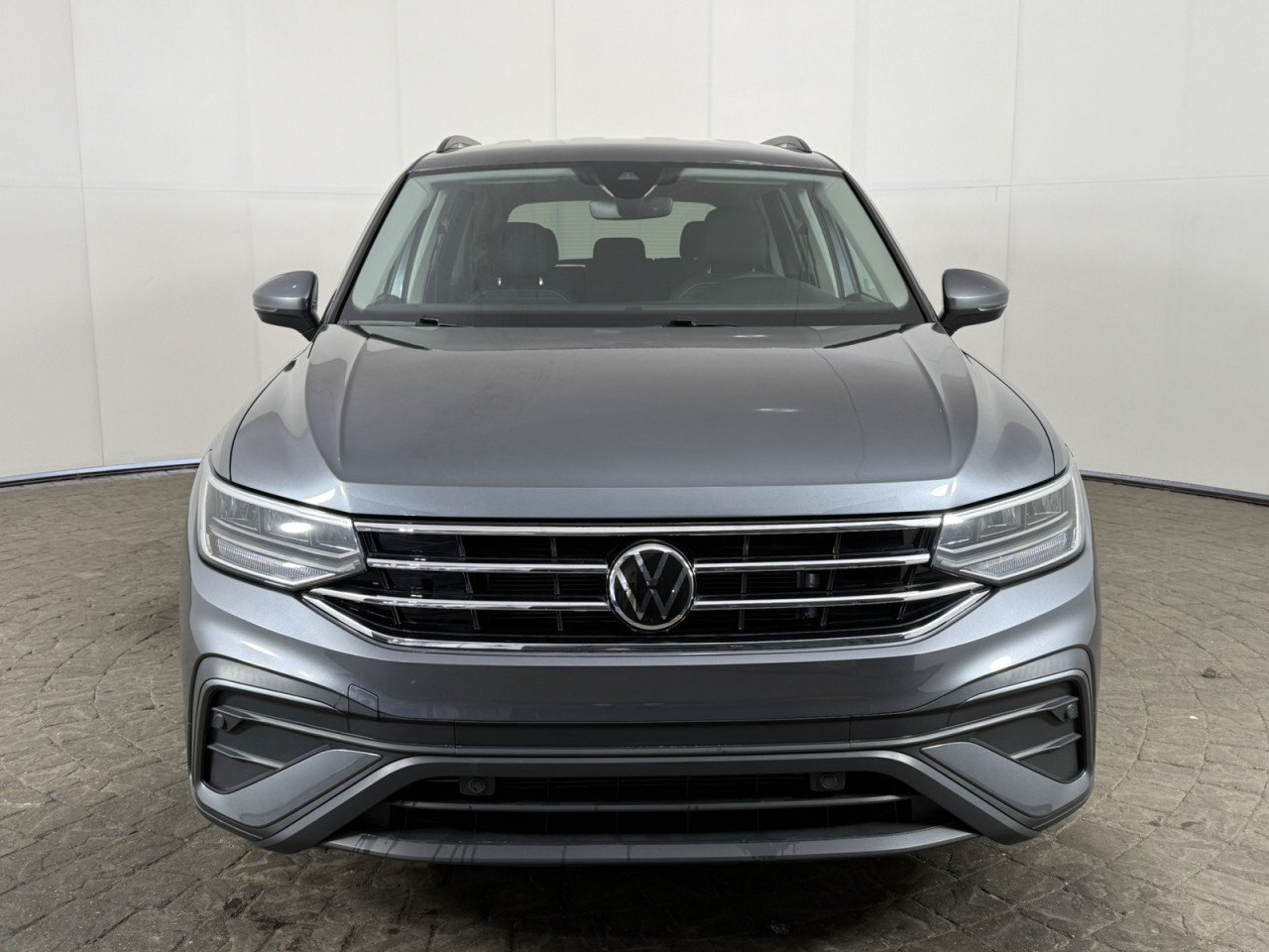 volkswagen tiguan 2023 3VVFB7AX1PM112663 image volkswagen tiguan 2023 3VVFB7AX1PM112663 image