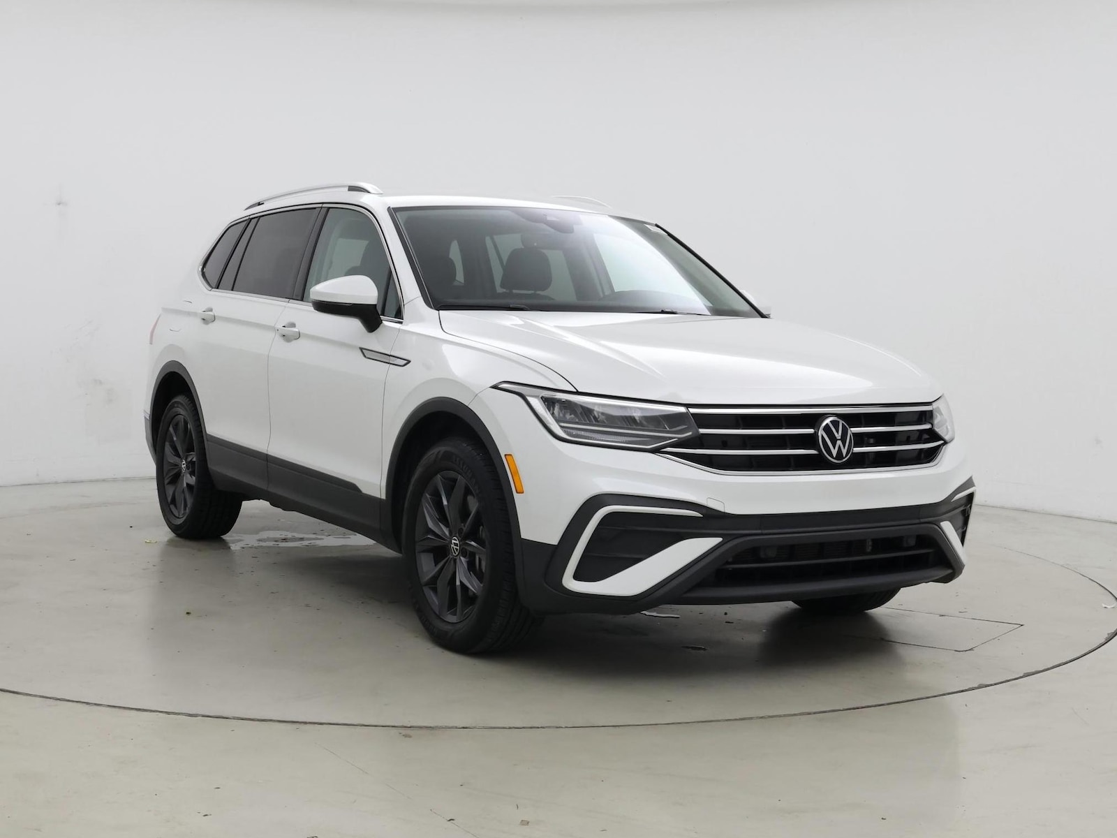 volkswagen tiguan 2023 3VV3B7AX1PM138800 image volkswagen tiguan 2023 3VV3B7AX1PM138800 image