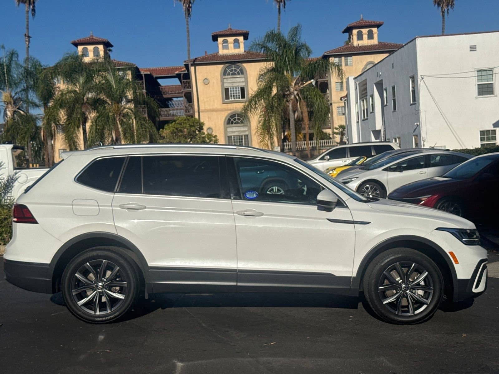 volkswagen tiguan 2023 3VV3B7AX0PM130929 image volkswagen tiguan 2023 3VV3B7AX0PM130929 image