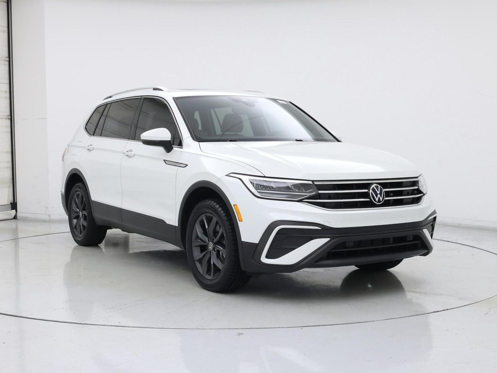 volkswagen tiguan 2023 3VVNB7AX0PM093115 image volkswagen tiguan 2023 3VVNB7AX0PM093115 image