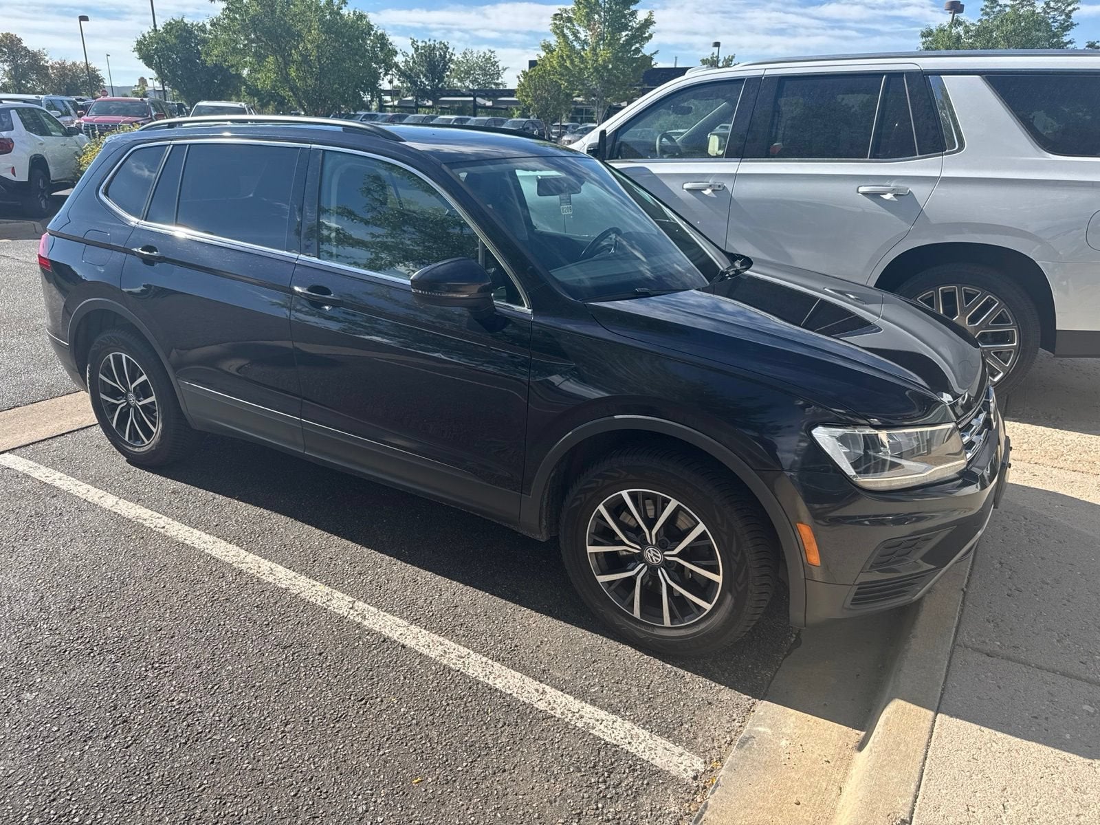 volkswagen tiguan 2019 3VV2B7AX7KM142435 image volkswagen tiguan 2019 3VV2B7AX7KM142435 image