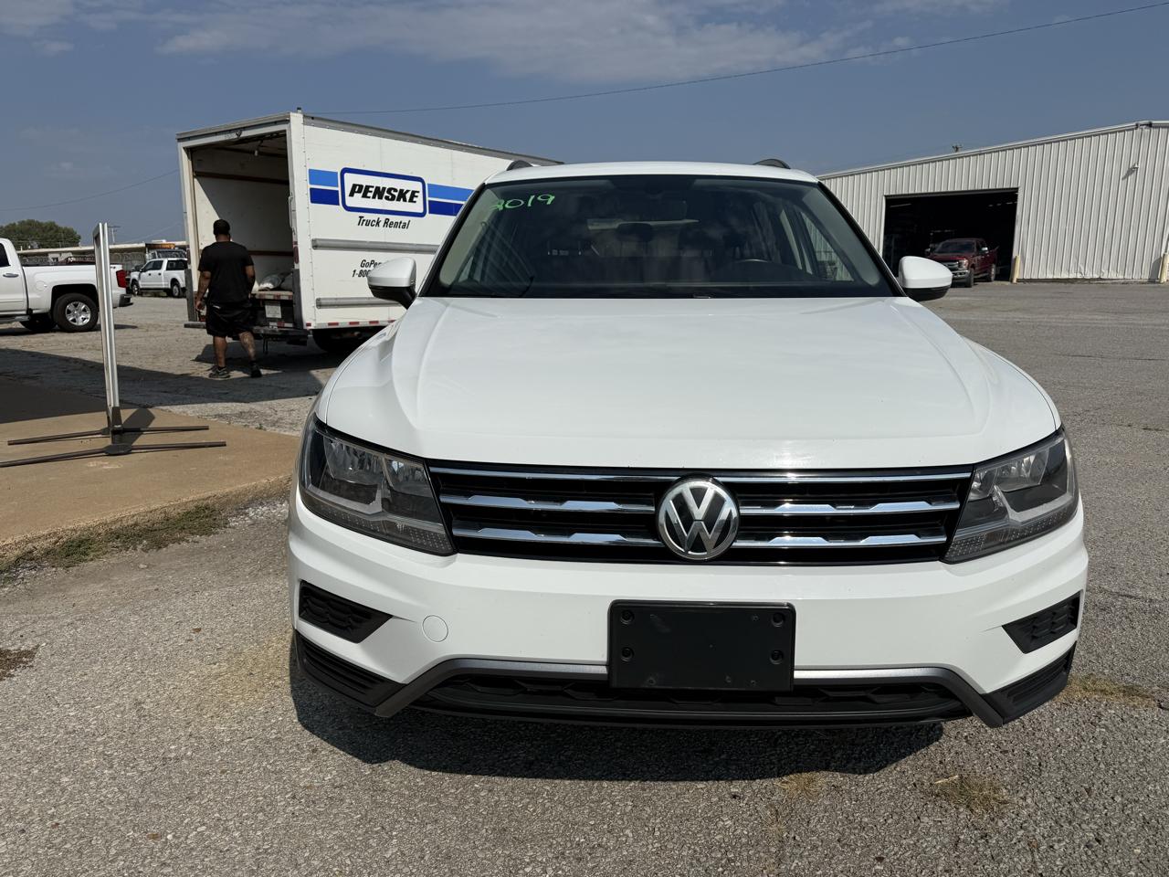 volkswagen tiguan 2019 3VV2B7AX9KM128293 image volkswagen tiguan 2019 3VV2B7AX9KM128293 image