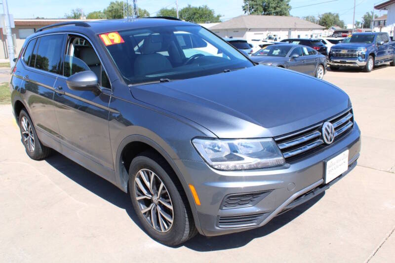 volkswagen tiguan 2019 3VV2B7AX2KM191381 image volkswagen tiguan 2019 3VV2B7AX2KM191381 image