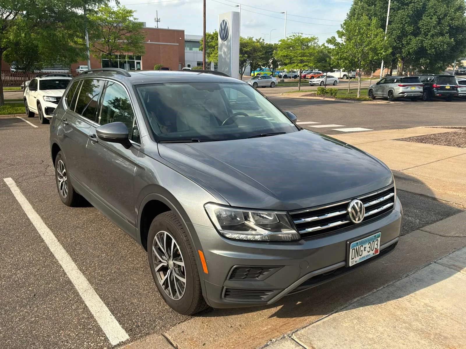 volkswagen tiguan 2019 3VV2B7AX9KM189451 image volkswagen tiguan 2019 3VV2B7AX9KM189451 image