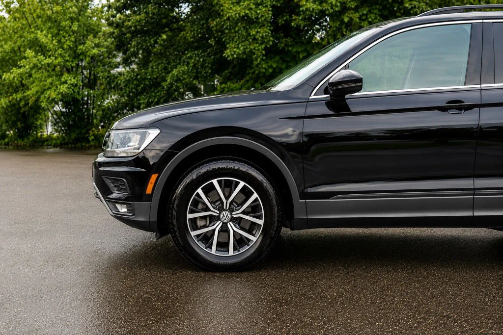 volkswagen tiguan 2019 3VV2B7AX9KM058004 image volkswagen tiguan 2019 3VV2B7AX9KM058004 image