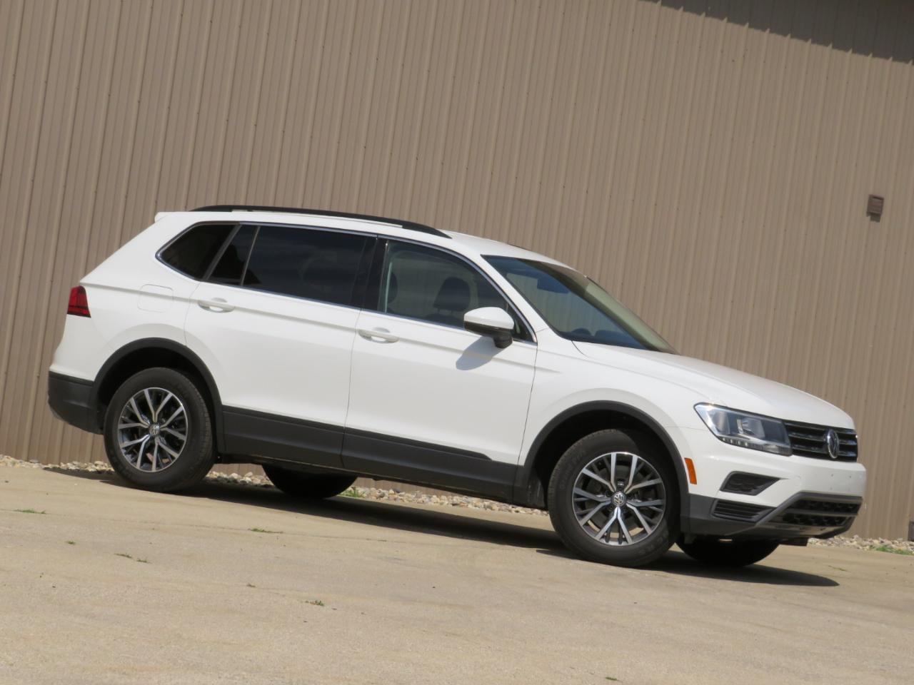 volkswagen tiguan 2019 3VV2B7AX4KM092318 image volkswagen tiguan 2019 3VV2B7AX4KM092318 image