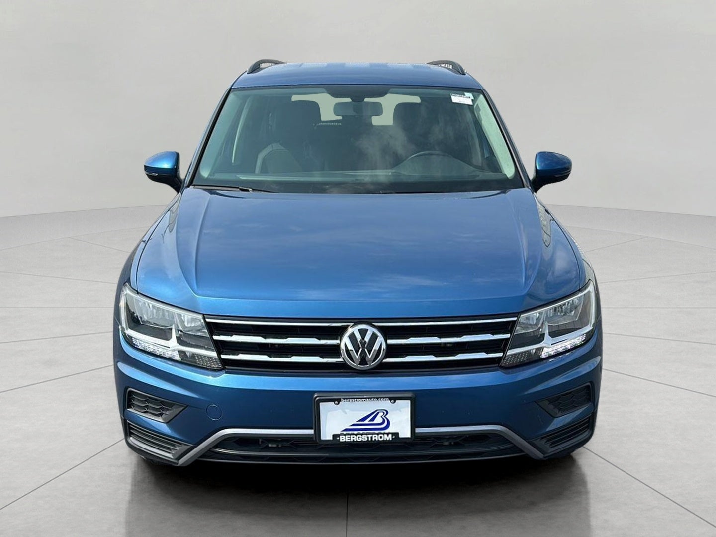 volkswagen tiguan 2019 3VV2B7AX4KM107612 image volkswagen tiguan 2019 3VV2B7AX4KM107612 image