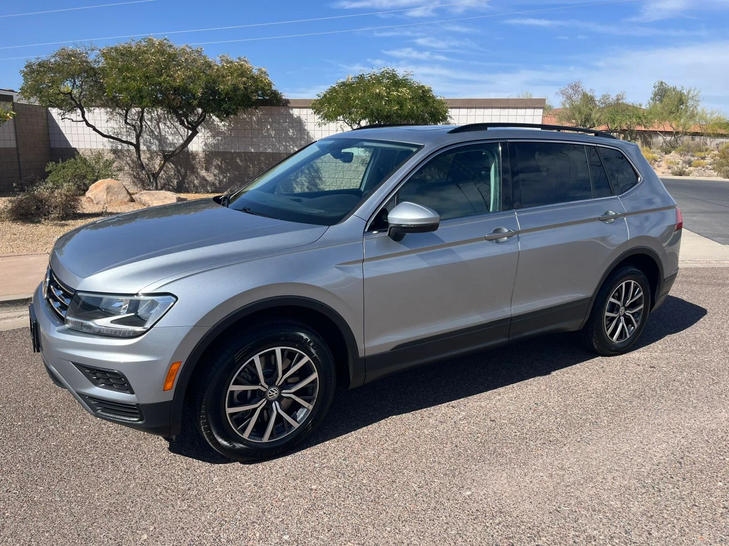 volkswagen tiguan 2019 3VV3B7AX0KM138411 image volkswagen tiguan 2019 3VV3B7AX0KM138411 image