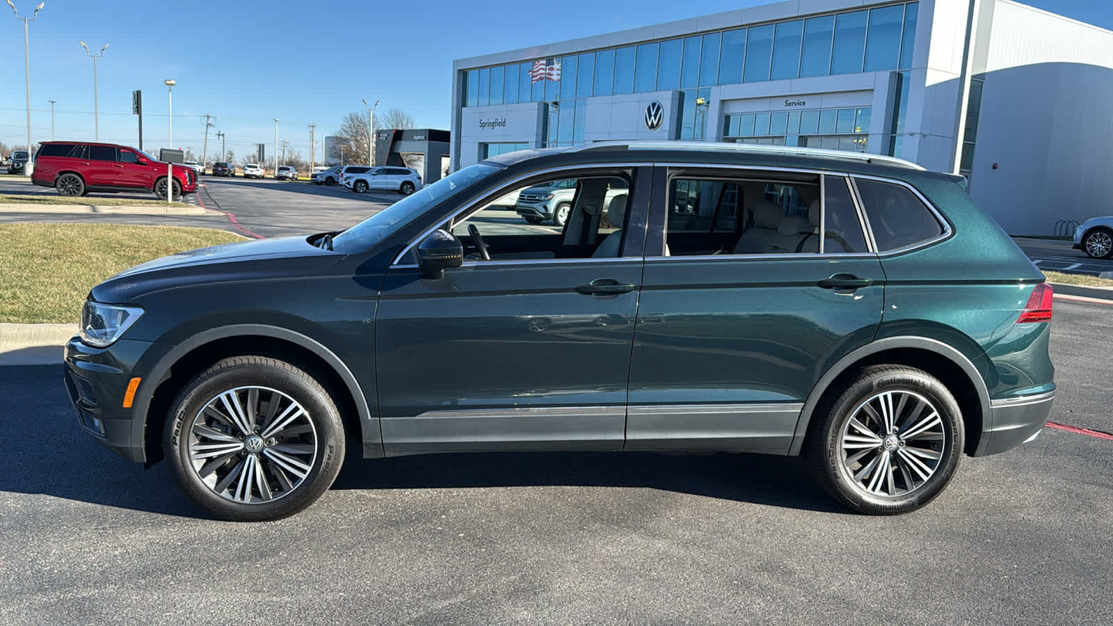 volkswagen tiguan 2019 3VV2B7AX3KM159040 image volkswagen tiguan 2019 3VV2B7AX3KM159040 image