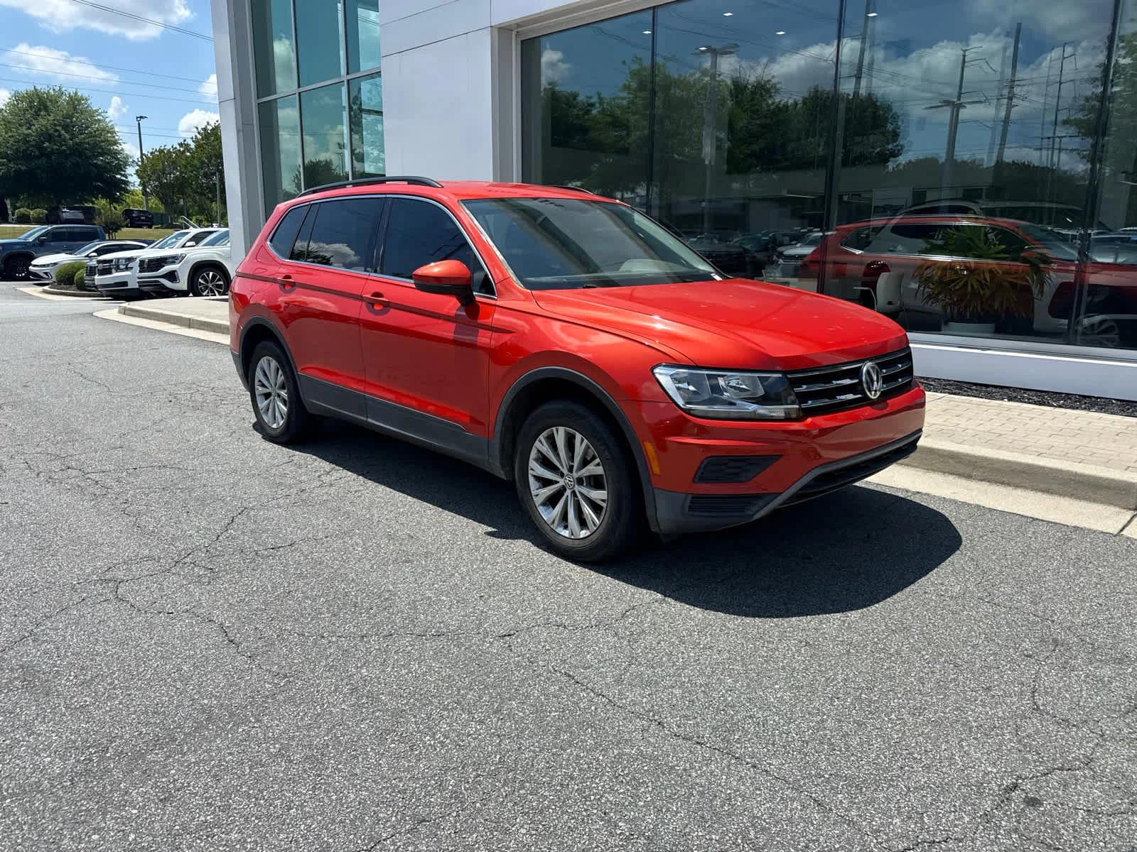 volkswagen tiguan 2019 3VV2B7AX2KM061035 image volkswagen tiguan 2019 3VV2B7AX2KM061035 image