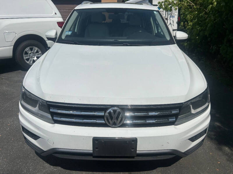 volkswagen tiguan 2018 3VV2B7AX3JM080370 image volkswagen tiguan 2018 3VV2B7AX3JM080370 image