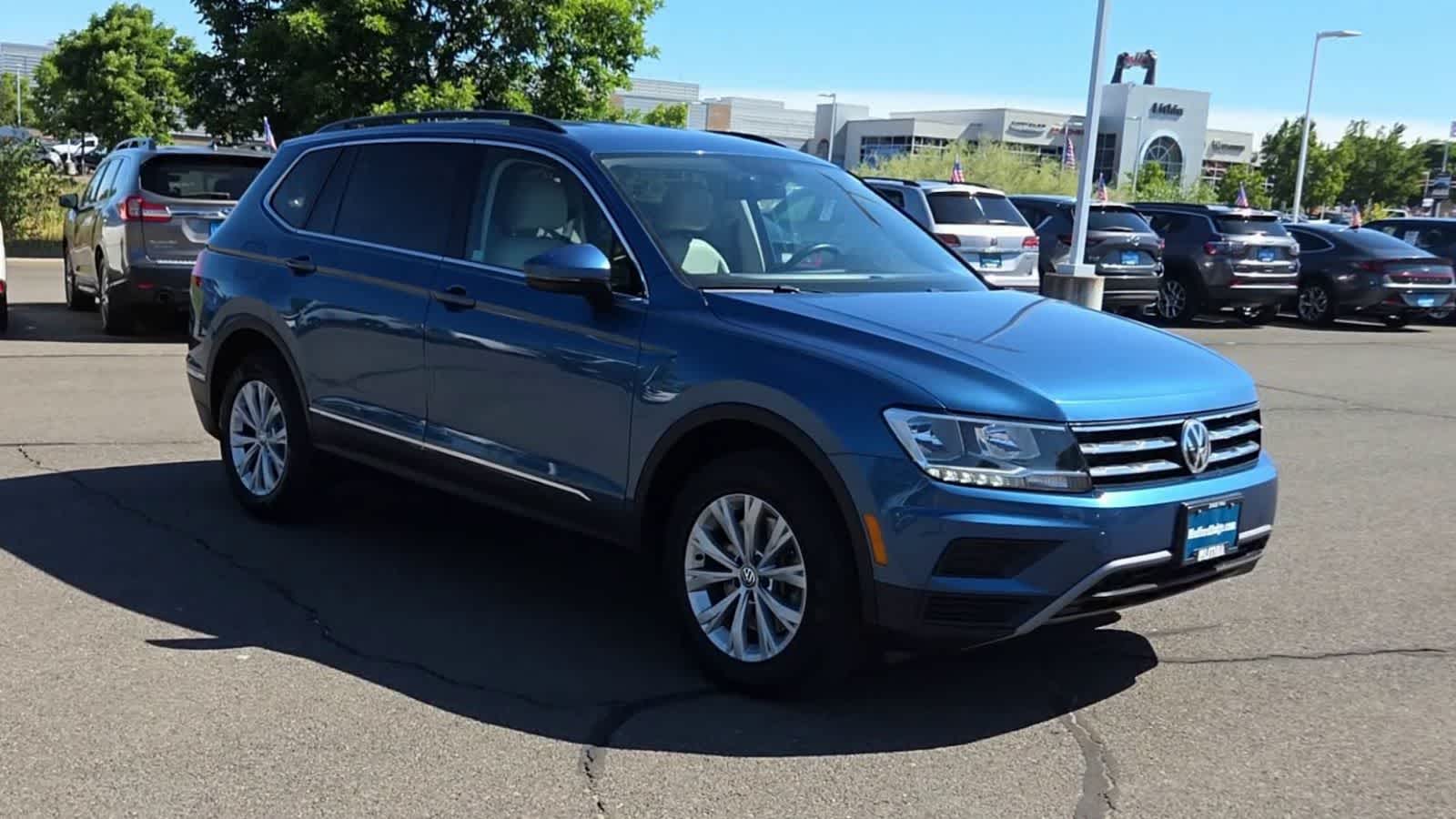 volkswagen tiguan 2018 3VV2B7AXXJM069088 image volkswagen tiguan 2018 3VV2B7AXXJM069088 image