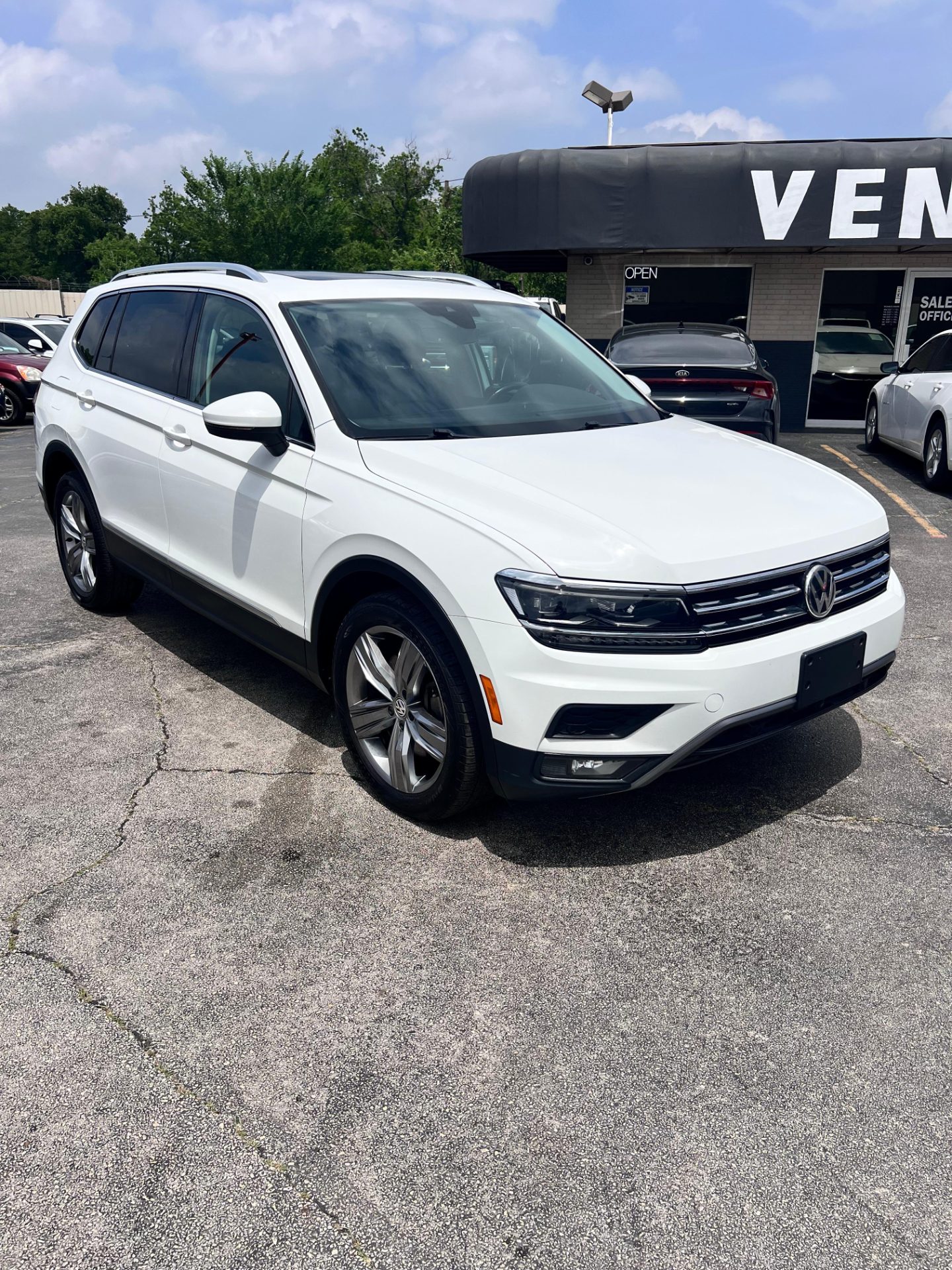 volkswagen tiguan 2018 3VV5B7AX7JM180033 image volkswagen tiguan 2018 3VV5B7AX7JM180033 image