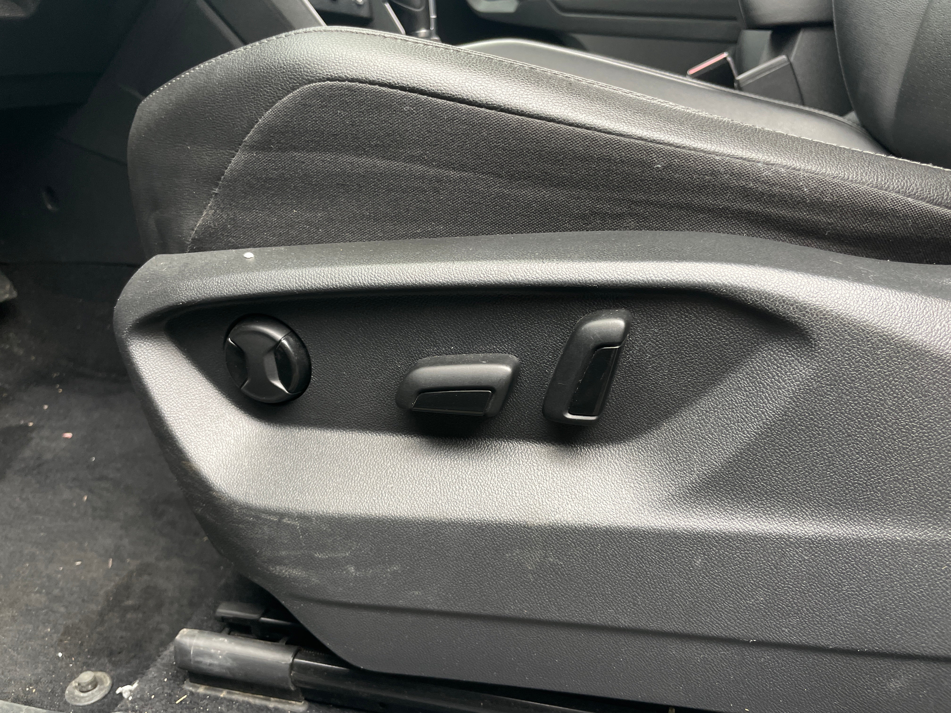 volkswagen tiguan 2018 3VV2B7AX9JM100332 image volkswagen tiguan 2018 3VV2B7AX9JM100332 image