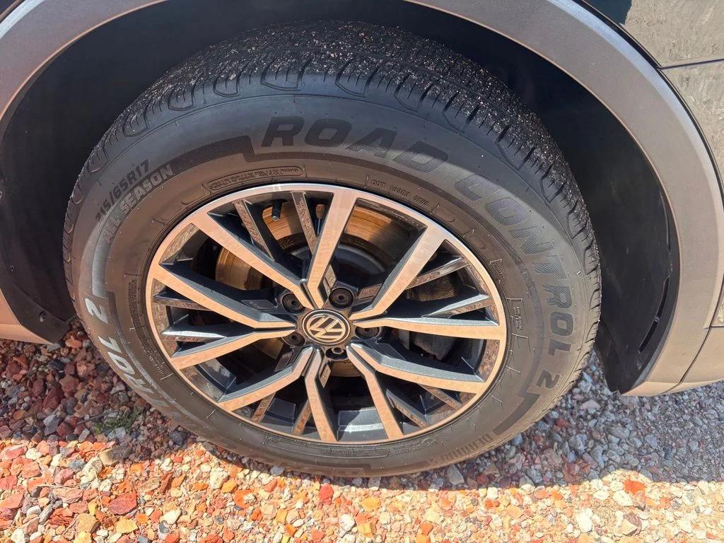 volkswagen tiguan 2018 3VV2B7AX7JM150324 image volkswagen tiguan 2018 3VV2B7AX7JM150324 image