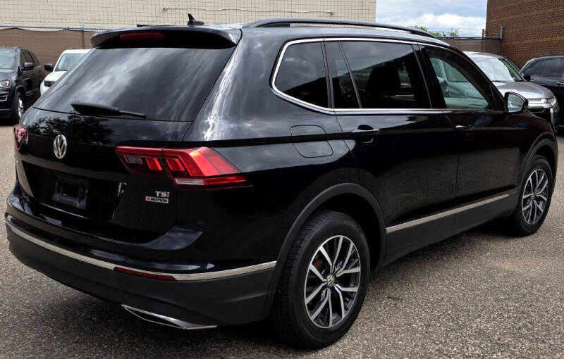 volkswagen tiguan 2018 3VV2B7AX9JM007827 image volkswagen tiguan 2018 3VV2B7AX9JM007827 image
