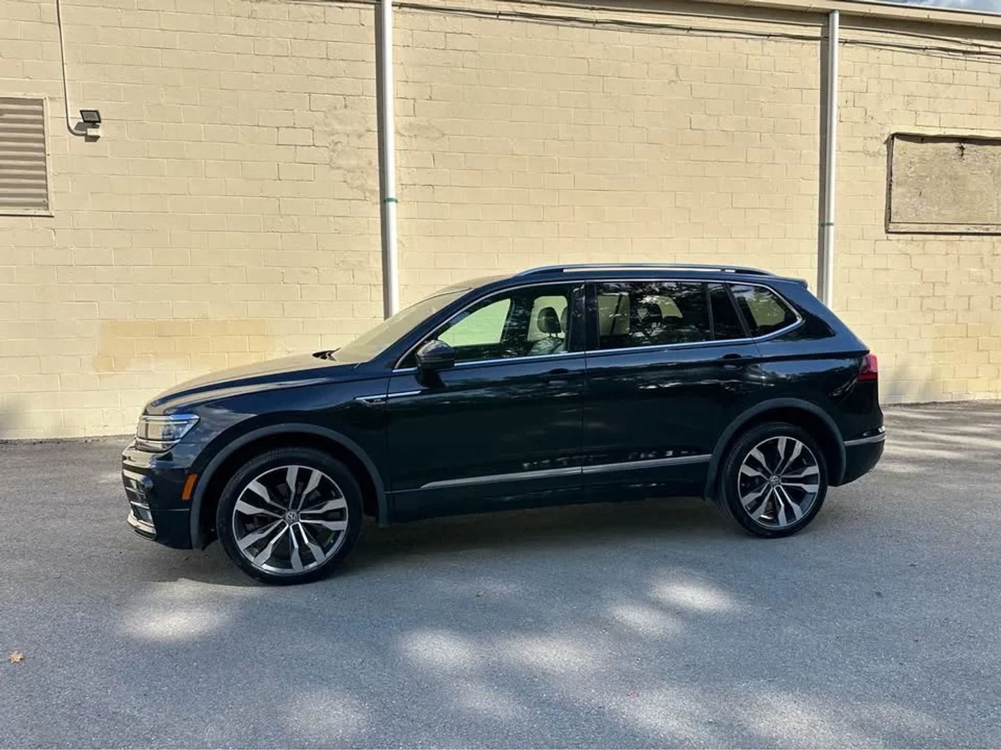 volkswagen tiguan 2018 3VV5B7AX6JM159450 image volkswagen tiguan 2018 3VV5B7AX6JM159450 image