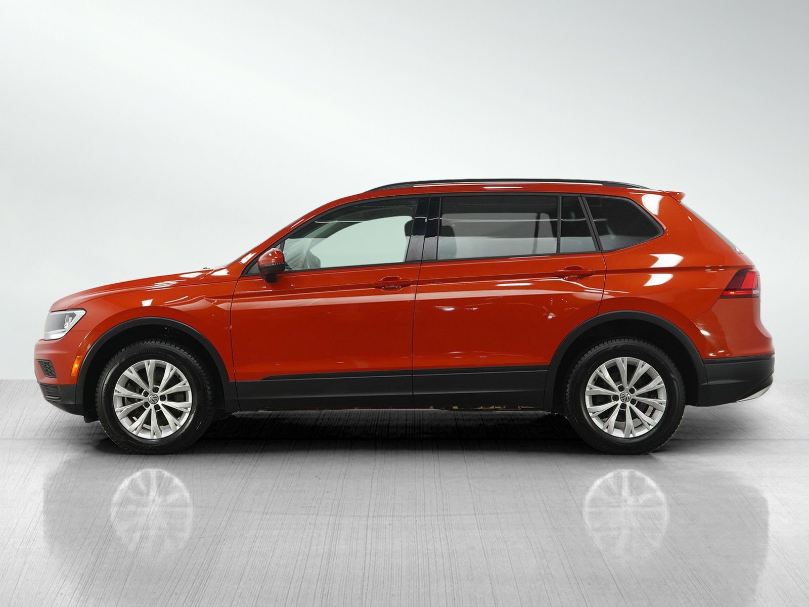 volkswagen tiguan 2018 3VV0B7AX9JM188239 image volkswagen tiguan 2018 3VV0B7AX9JM188239 image