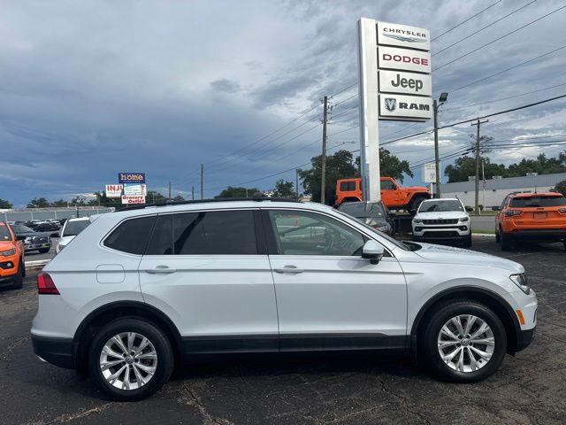volkswagen tiguan 2018 3VV2B7AX9JM083922 image volkswagen tiguan 2018 3VV2B7AX9JM083922 image