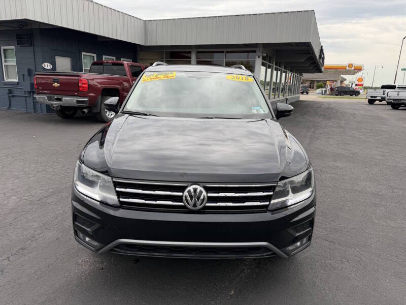 volkswagen tiguan 2018 3VV2B7AX0JM124101 image volkswagen tiguan 2018 3VV2B7AX0JM124101 image