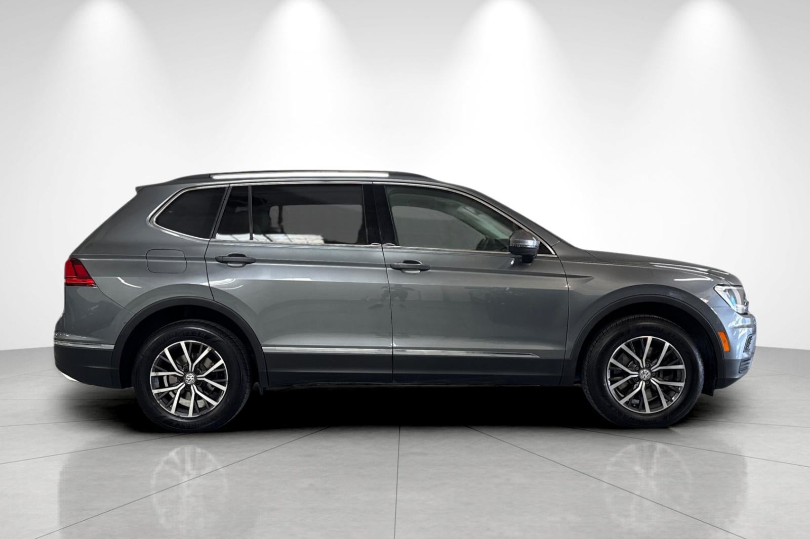 volkswagen tiguan 2018 3VV2B7AX9JM205940 image volkswagen tiguan 2018 3VV2B7AX9JM205940 image