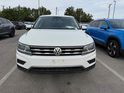 volkswagen tiguan 2018 3VV2B7AX8JM097729 image volkswagen tiguan 2018 3VV2B7AX8JM097729 image