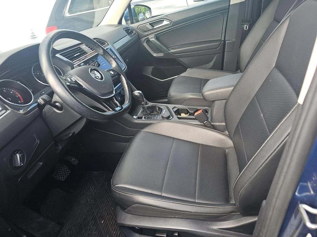 volkswagen tiguan 2018 3VV2B7AX0JM209875 image volkswagen tiguan 2018 3VV2B7AX0JM209875 image