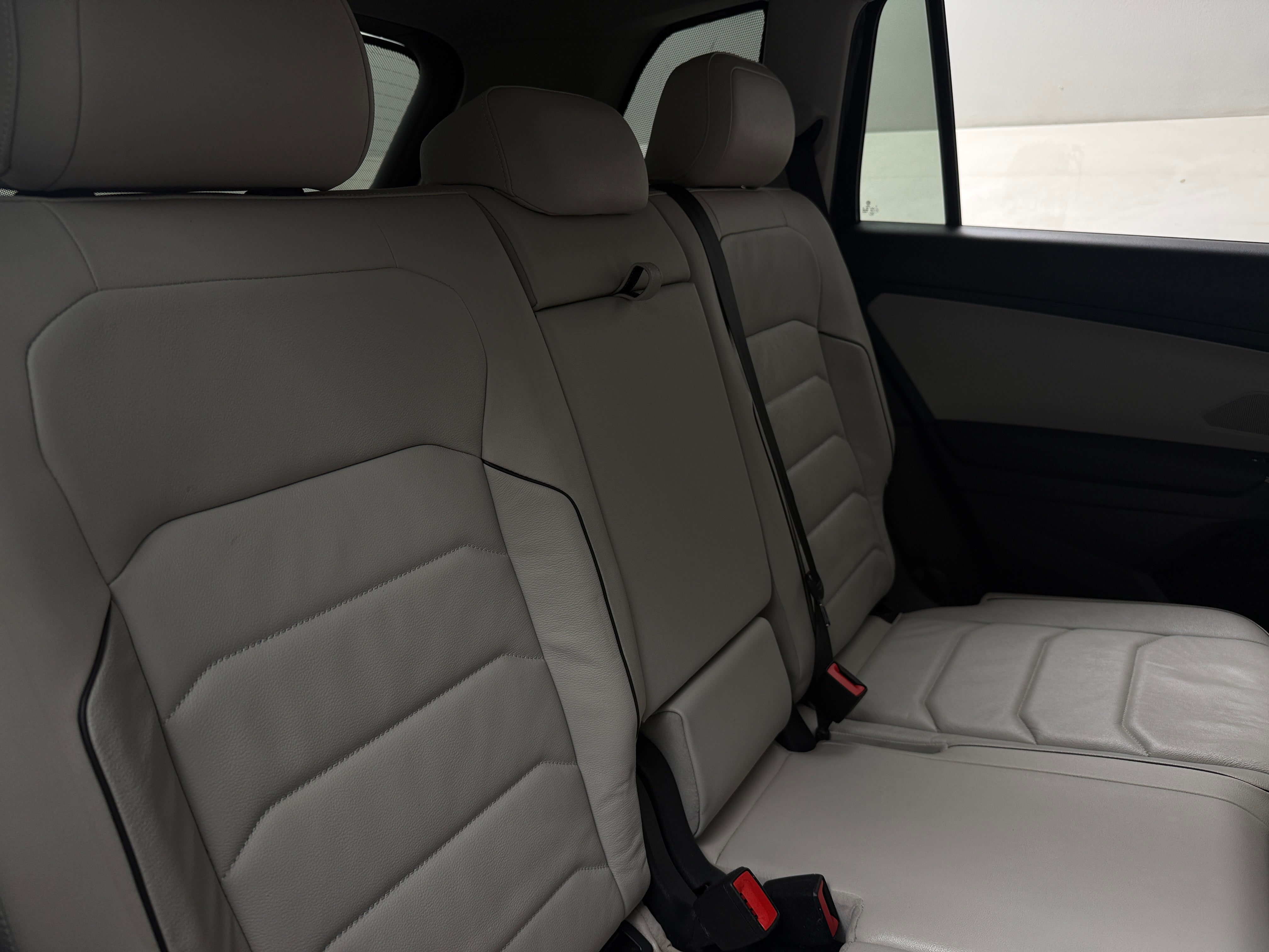 volkswagen tiguan 2018 3VV4B7AX7JM001811 image volkswagen tiguan 2018 3VV4B7AX7JM001811 image
