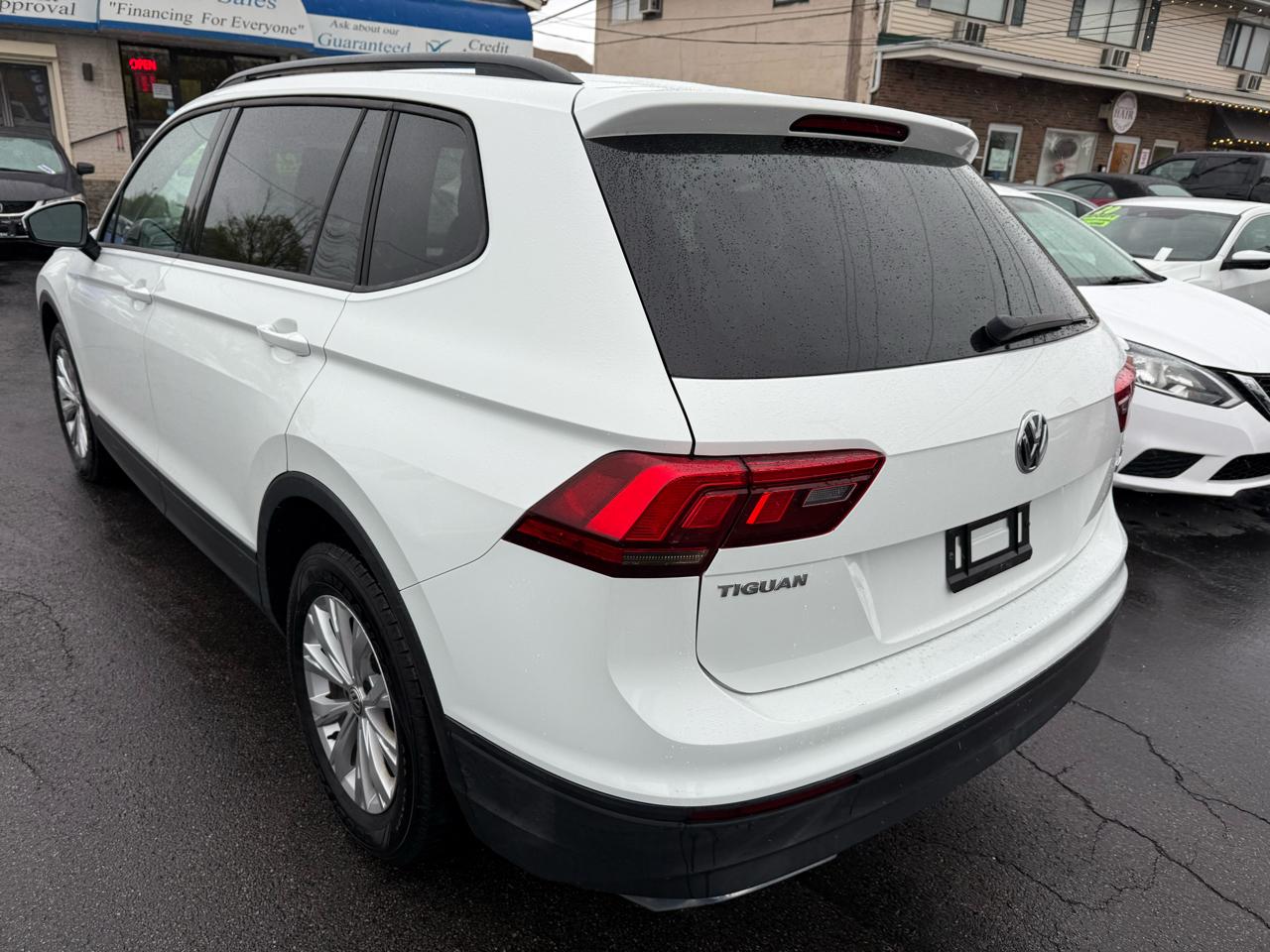 volkswagen tiguan 2018 3VV0B7AX1JM031725 image volkswagen tiguan 2018 3VV0B7AX1JM031725 image