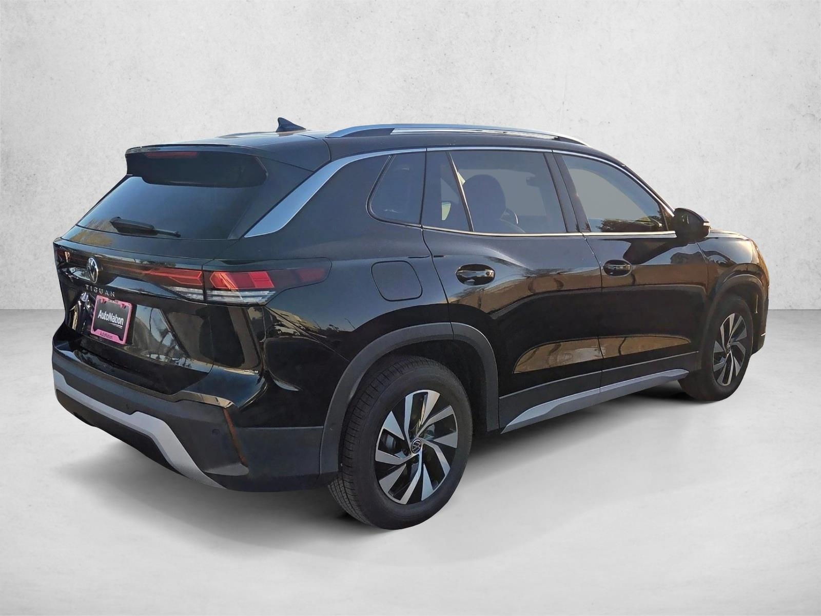 volkswagen tiguan 2026 3VVCR7RM3TM025740 image