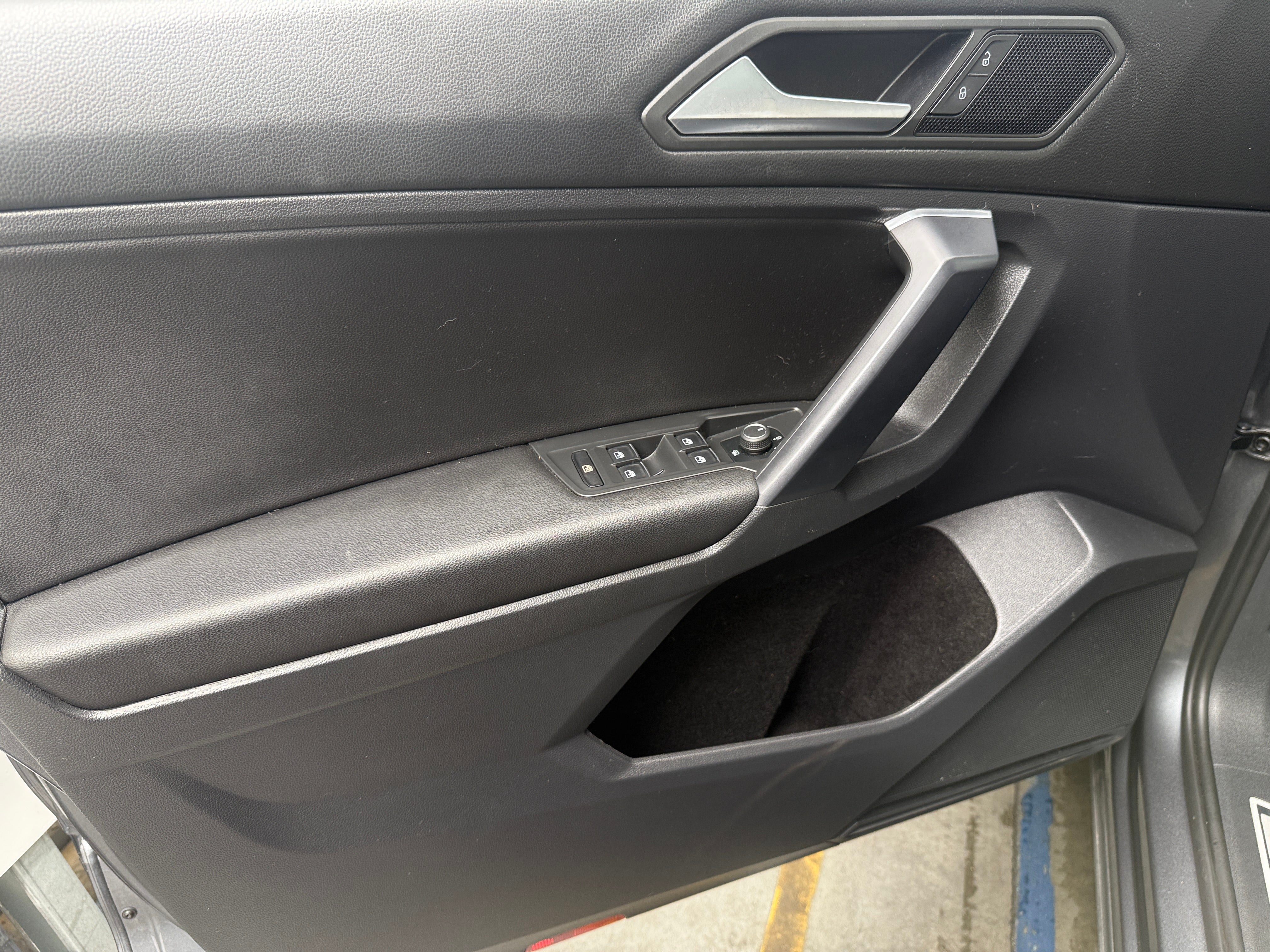volkswagen tiguan 2021 3VV2B7AX2MM115713 image volkswagen tiguan 2021 3VV2B7AX2MM115713 image