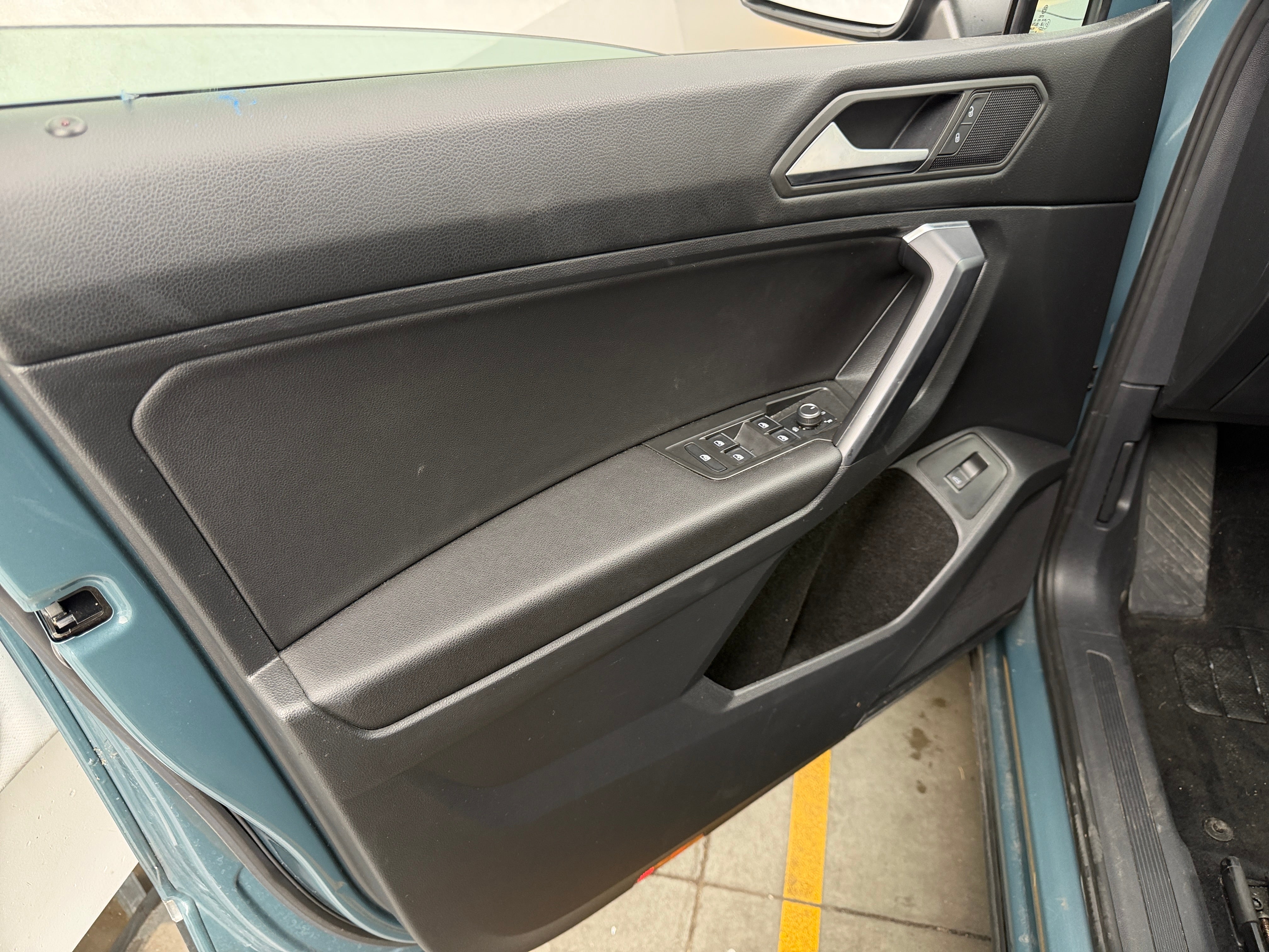 volkswagen tiguan 2021 3VV2B7AX4MM005147 image volkswagen tiguan 2021 3VV2B7AX4MM005147 image