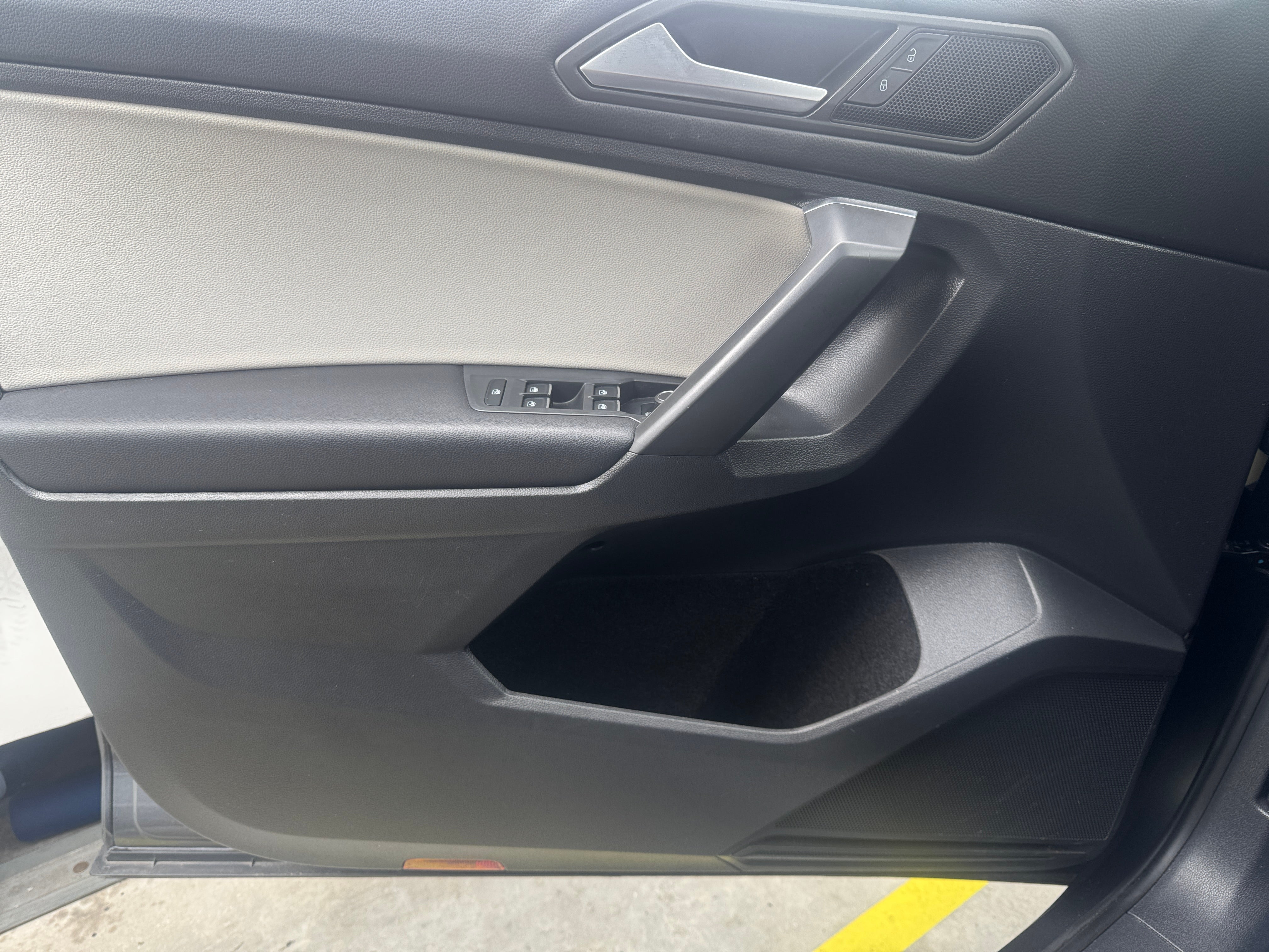 volkswagen tiguan 2021 3VV3B7AX6MM087337 image volkswagen tiguan 2021 3VV3B7AX6MM087337 image