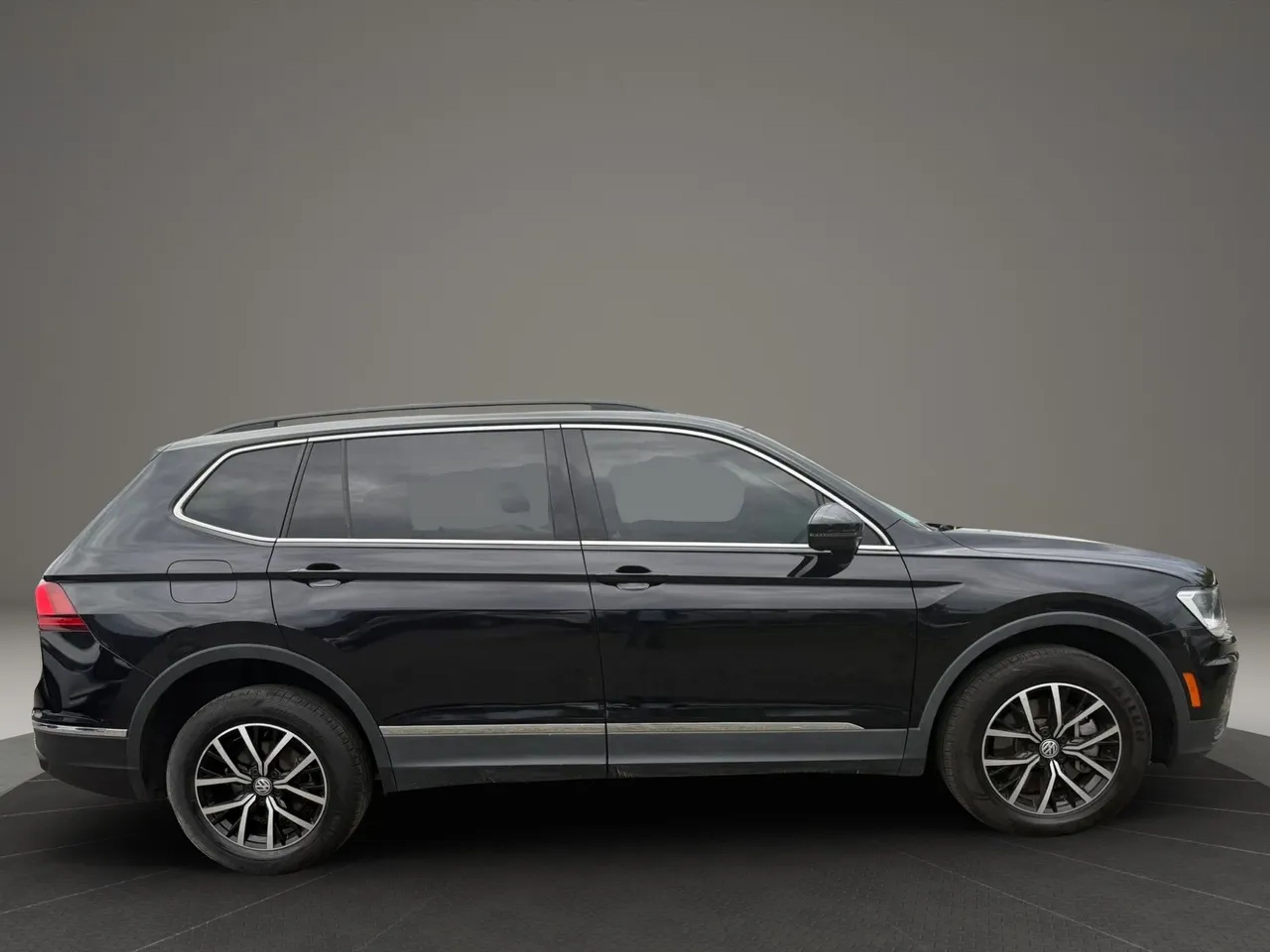 volkswagen tiguan 2021 3VV2B7AX3MM154021 image volkswagen tiguan 2021 3VV2B7AX3MM154021 image