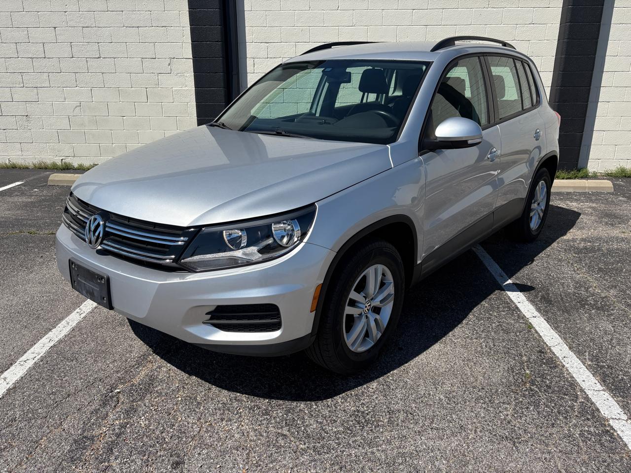 volkswagen tiguan 2017 WVGBV7AX1HW510571 image volkswagen tiguan 2017 WVGBV7AX1HW510571 image