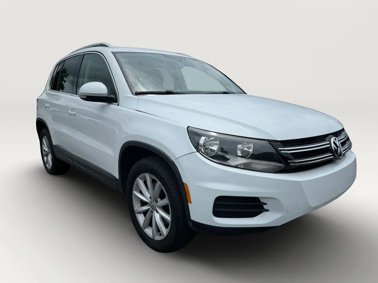 volkswagen tiguan 2017 WVGRV7AX5HK006272 image volkswagen tiguan 2017 WVGRV7AX5HK006272 image