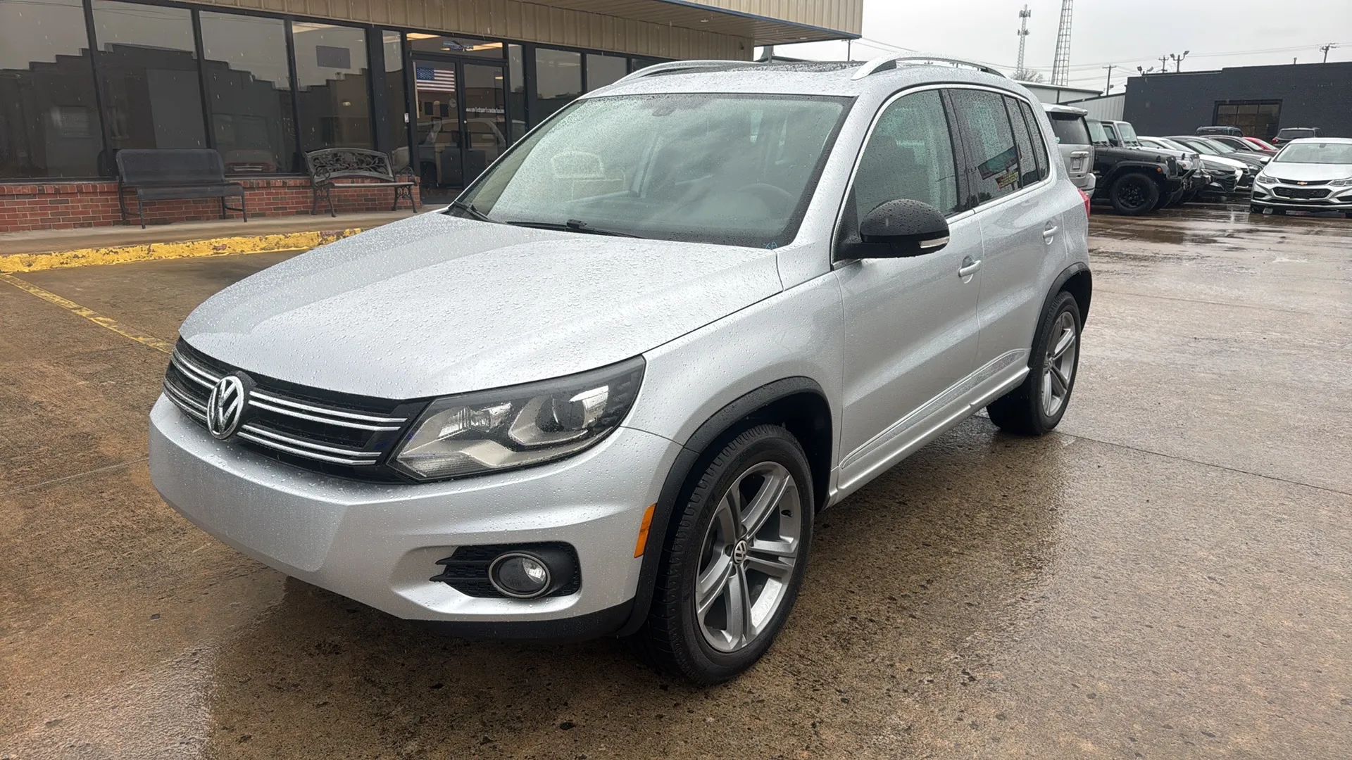 volkswagen tiguan 2017 WVGTV7AX4HW507605 image volkswagen tiguan 2017 WVGTV7AX4HW507605 image