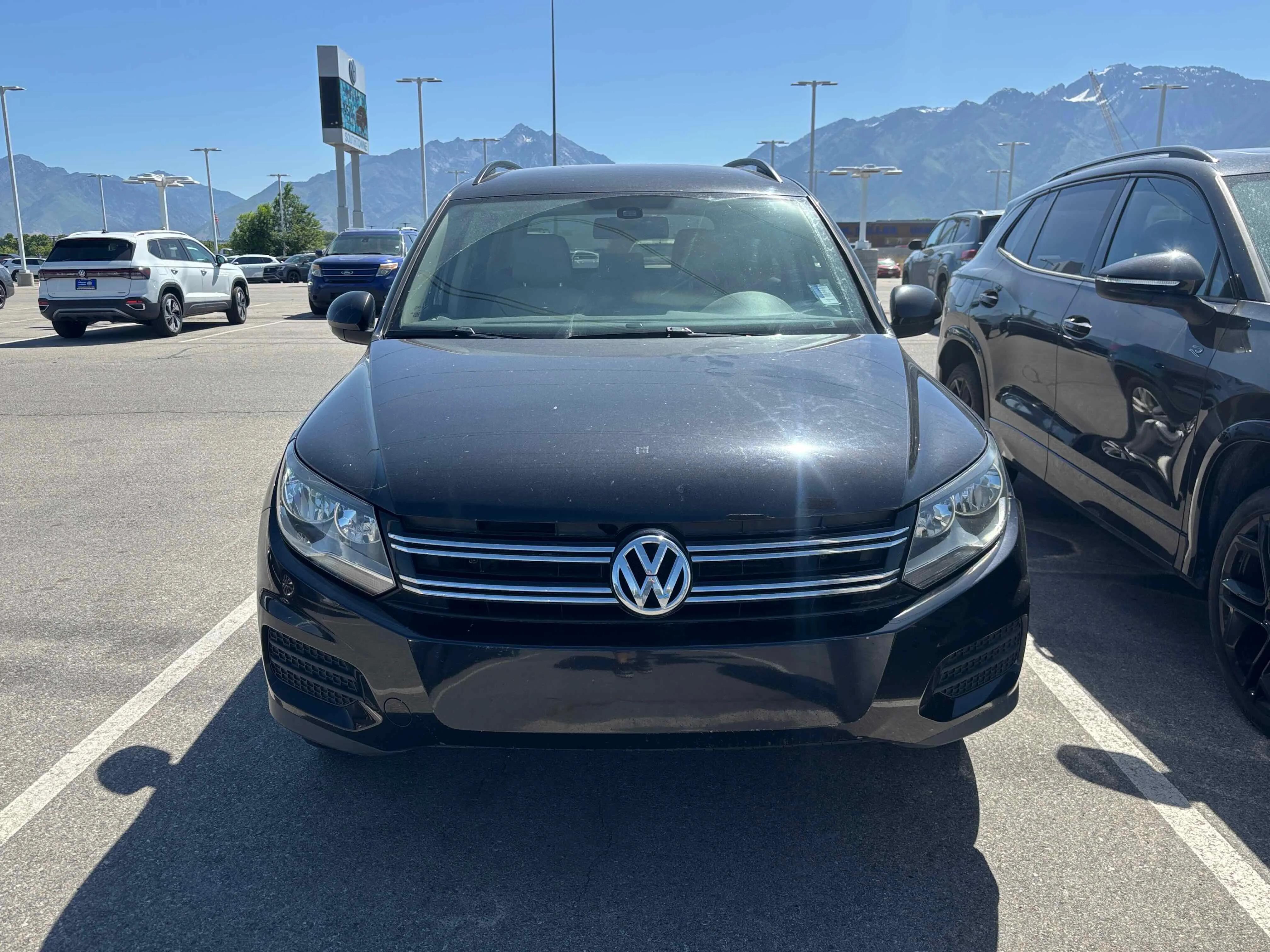 volkswagen tiguan 2017 WVGBV7AX1HK025709 image
