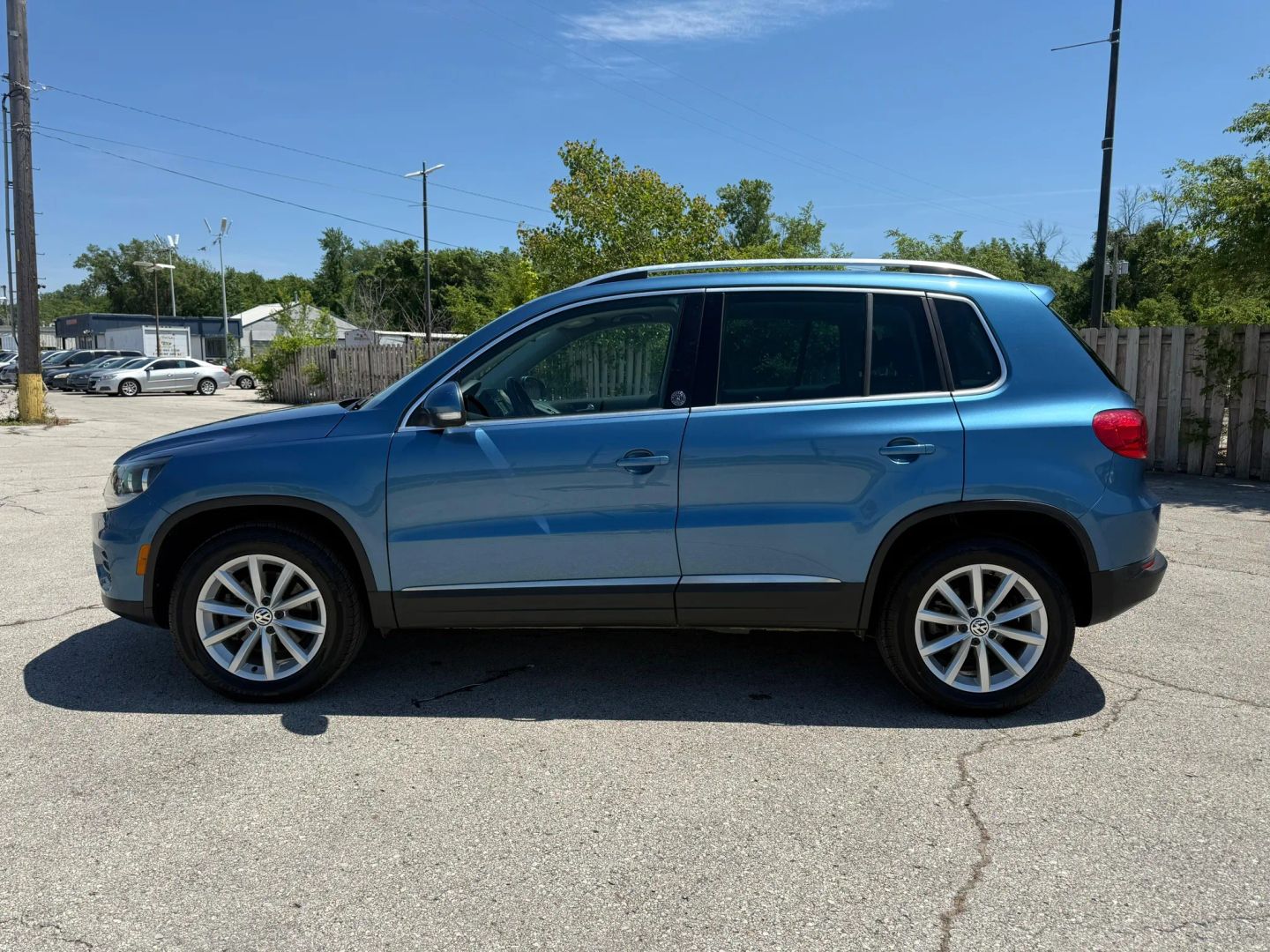volkswagen tiguan 2017 WVGRV7AX8HK008274 image volkswagen tiguan 2017 WVGRV7AX8HK008274 image
