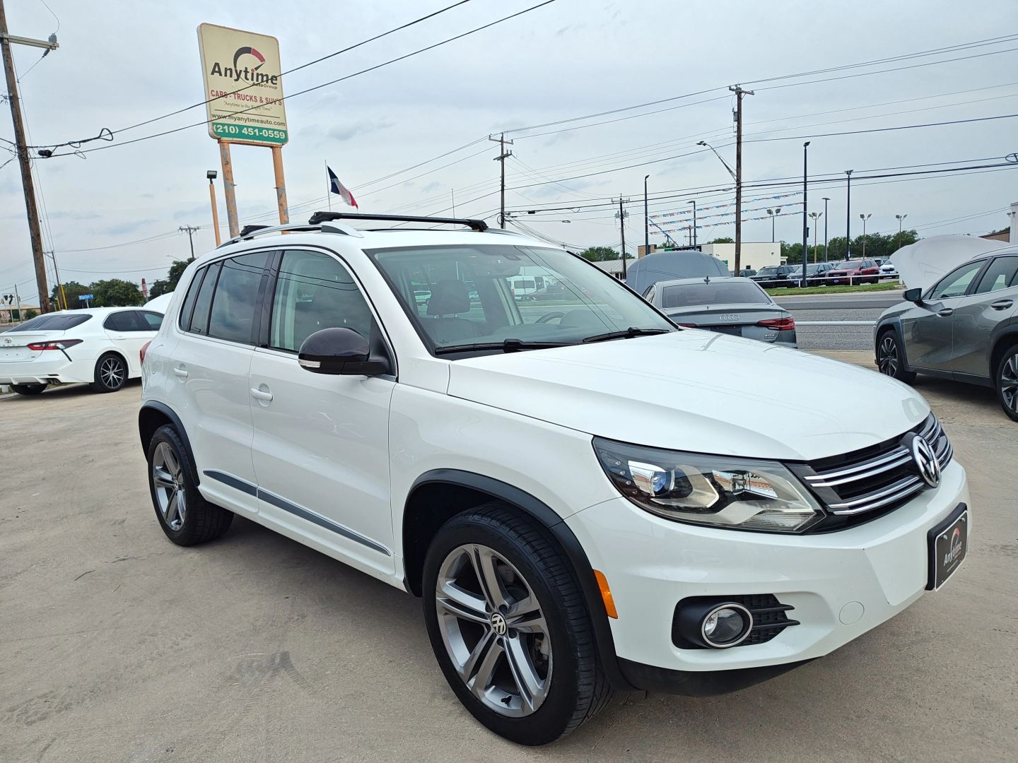 volkswagen tiguan 2017 WVGTV7AX0HK019579 image volkswagen tiguan 2017 WVGTV7AX0HK019579 image